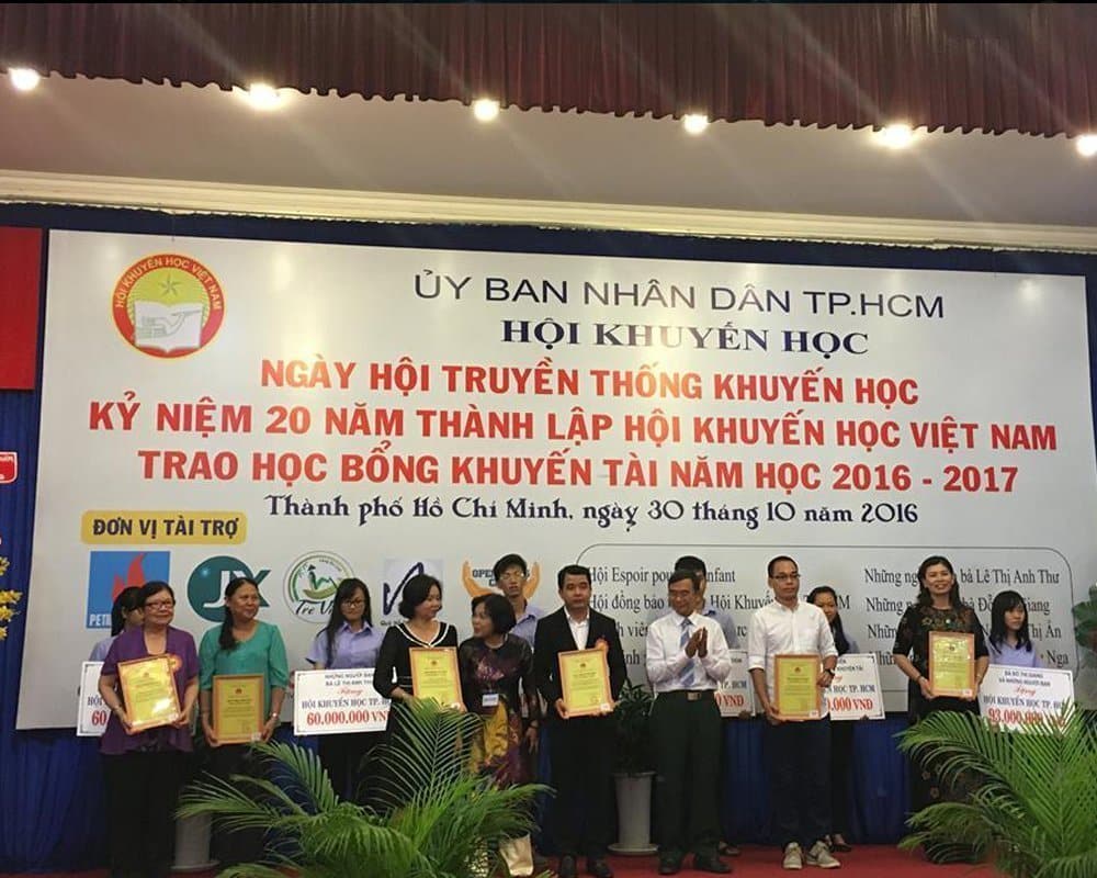 Giám Đốc Innotech Việt Nam và quỹ học bổng 1&1 compressed